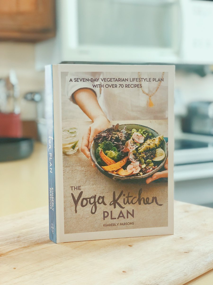 2LWithItBlog's tweet photo. New book review! The Yoga Kitchen Plan by Kimberly Parsons is a thoughtful curation of all things yoga, intuitive eating (70+ vegetarian recipes), and mindfulness practices. Check out the full review here - https://t.co/ekYDYVBv4A 

#yoga #cookbook #bookreview #vegetarian https://t.co/IxcAx5Om3r