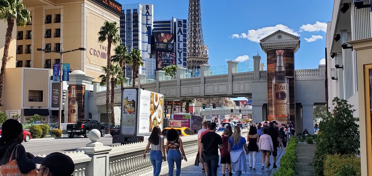 Kre8MediaLV's tweet photo. Thirsty anyone? Tito’s Vodka lands at the epicenter of the Las Vegas Strip with two Touchdown Tower wraps.   Ad Age’s 2018 Marketer of the Year continues its brilliant OOH placements by displaying their iconic bottle in the heart of the Las Vegas Strip with Kre8 Media. #titos https://t.co/AVaEtuq3jJ