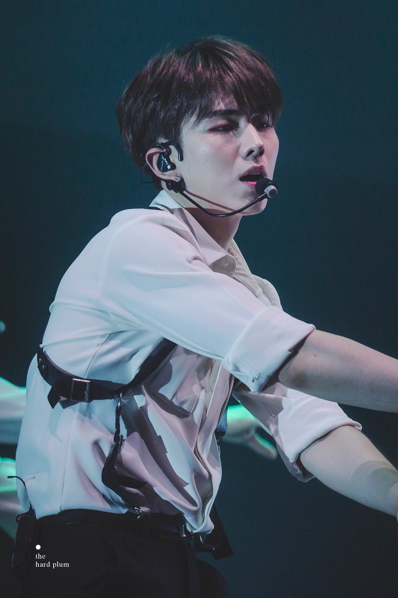 ~A Shark  Kihyun Thread~...aka a thread of Kihyun's sexy, charismatic side..his "dangerous shark" duality pic thread.