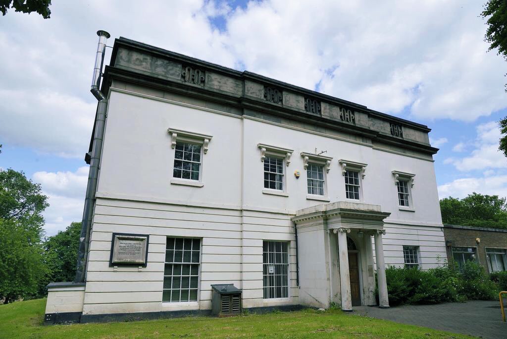 SYAPSOfficial's tweet photo. PUBLIC EVENT ALERT 👻🚨

20 April 2019 @ Wath Town Hall. View event details and ticket info: https://t.co/UZtjm8cfAG

TICKETS ON SALE 23 MARCH 9AM. Only 12 places available!

#Wath #WathUponDearne #Yorkshire #RotherhamIsWonderful #HauntedYorkshire #Paranormal #GhostHunting #SYAPS https://t.co/idHxmmn1GC