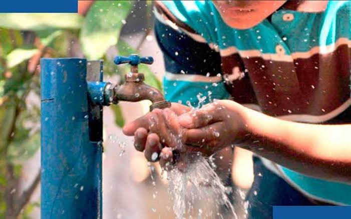 "Este año en México discutiremos una ley para lograr el acceso equitativo y sustentable de #agua de calidad para todos, porque es un derechos universal, no un producto" - Elena Burns, Coordinadora Nacional de <a href="/AguaparaTodosMX/">Agua para Todxs</a>, con <a href="/RayoVen/">Raymundo Cruz</a> en #PorLaTarde #DiaMundialDelAgua