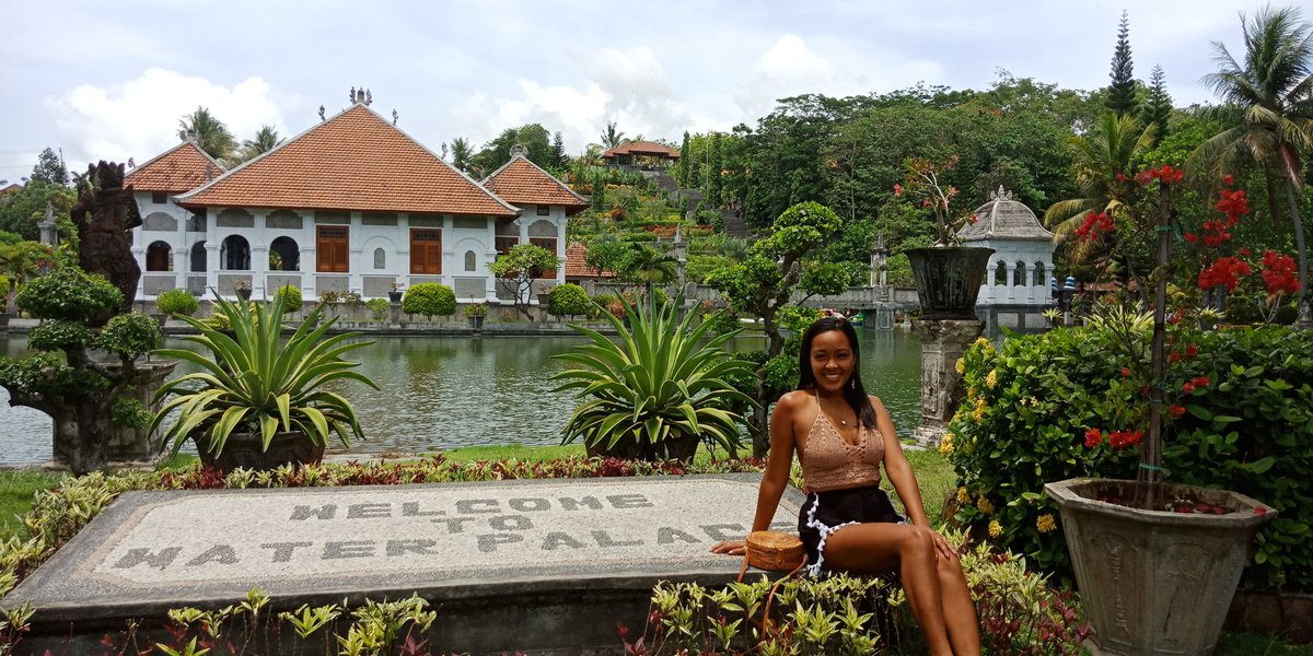 YannKimplay's tweet photo. 🔜🆕 Vendredi: Vlog BALI 😉
Encore une MERVEILLEUSE journée à Bali😍
#ubud #Bali #indonesia 
 #ecology #ecotourism #love #video #blog #blogger #Travelers #travelblogger #tourism #tourisme #Dreamday #riziere https://t.co/zCtDyppWwb