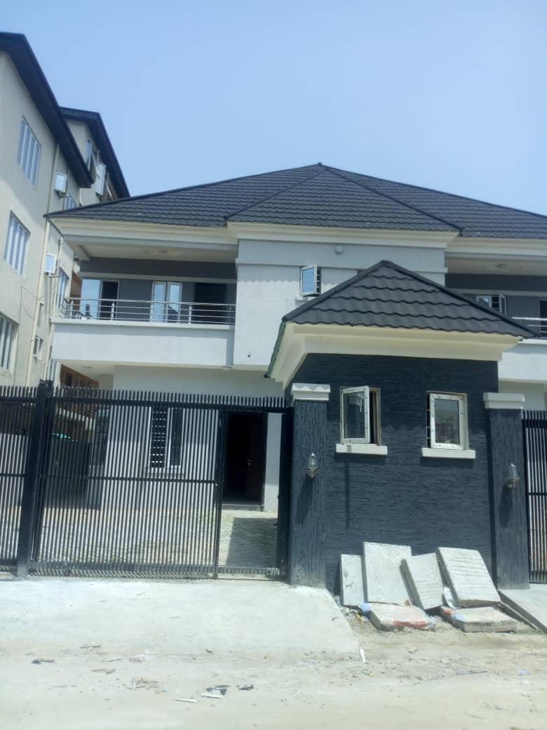 Revampinterior3's tweet photo. Distressed sale N42million detached duplex for sale @ Osapa, lekki.

Beds 5 | Baths 5½
Bq: 1 room
Enq: 08121920909

Retweet please

#DoubleWahalaReloaded #BBNaijaReunion Alex Tobi Ceec Khloe Miracle Bambam #BBNaijareunionshow #FridayFeeling https://t.co/ES2vZhYlYC