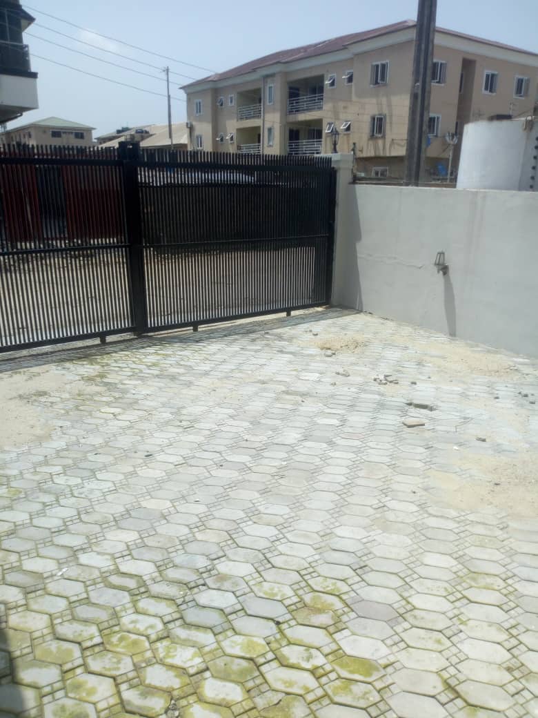 Revampinterior3's tweet photo. Distressed sale N42million detached duplex for sale @ Osapa, lekki.

Beds 5 | Baths 5½
Bq: 1 room
Enq: 08121920909

Retweet please

#DoubleWahalaReloaded #BBNaijaReunion Alex Tobi Ceec Khloe Miracle Bambam #BBNaijareunionshow #FridayFeeling https://t.co/ES2vZhYlYC