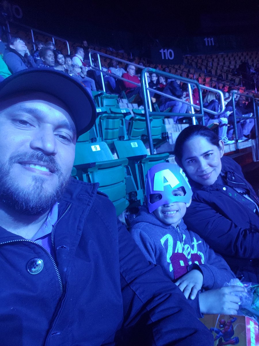#marveluniverselive