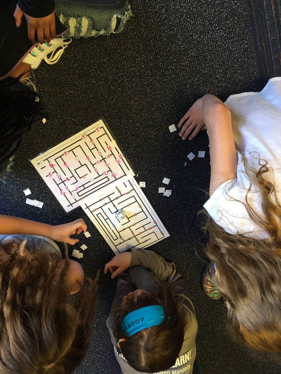 CherylBirch8's tweet photo. #ccisdlearns #HydeElementary #ozobot Science Fair After Party for Hyde students who participated in our science fair. Way to go scientists! https://t.co/VY1AxAvvJW