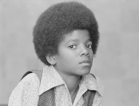 cttradio's tweet photo. WE JUST HIT OVER 7,000 ALL TIME DOWNLOADS. You guys. We thank you so much for the love. π€π½ Now, if you have not listened to episode 12 on Michael Jackson's Death, do. it. now. #CTTnation #podcast #nowplaying #thankyou #DaytonPodcast #PodernFamily #MichaelJackson #KingOfPop https://t.co/6XqgvHnXLp