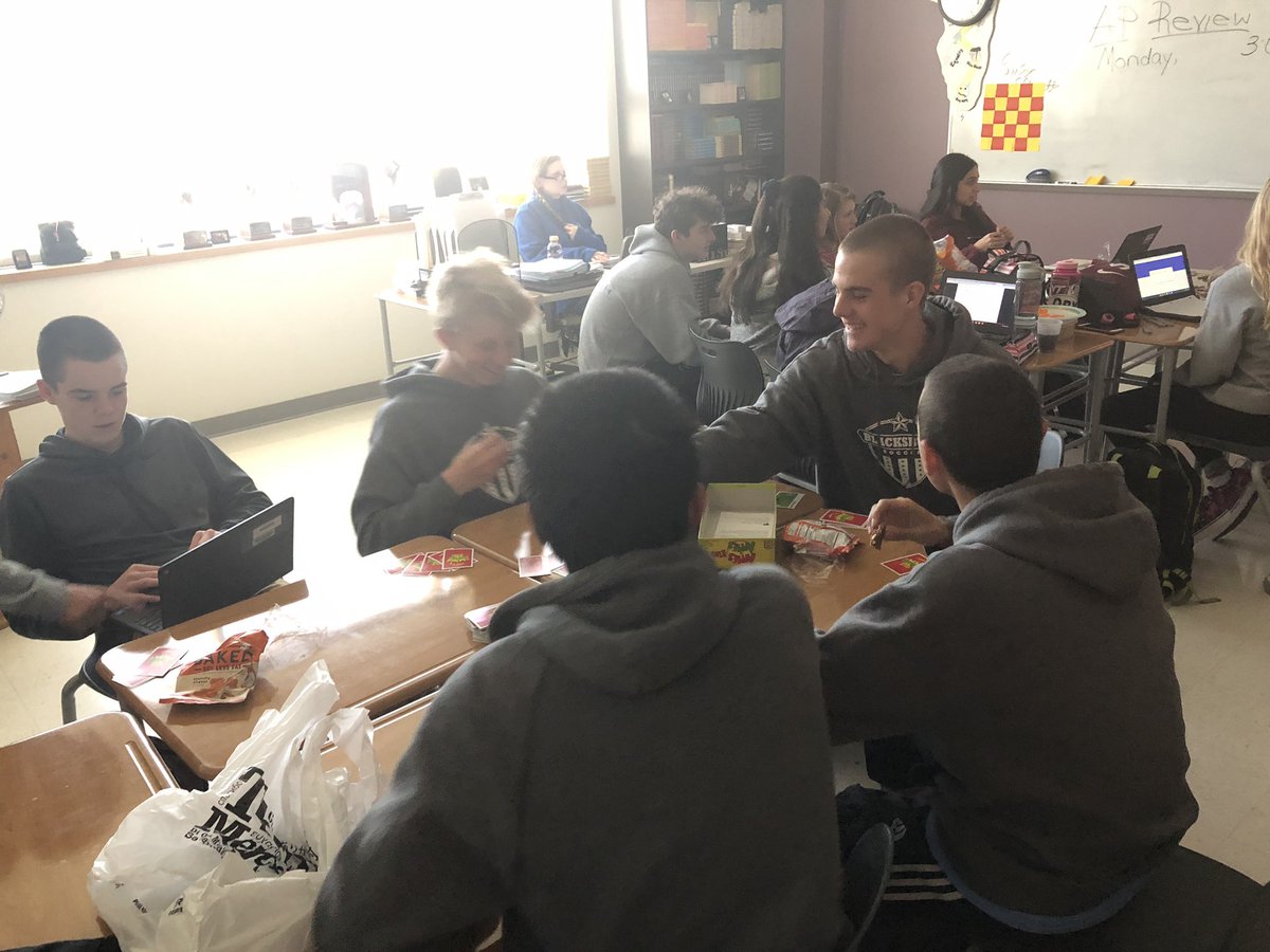 BhsMake's tweet photo. We had such a great club day today and enjoyed playing games and watching movies! https://t.co/e6IqioJ6Sq