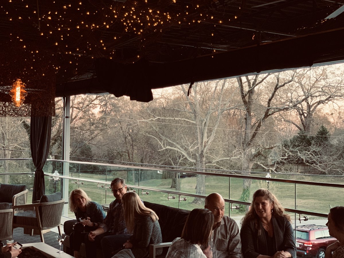 ARNETTESATL's tweet photo. It’s a gorgeous night for a drink on the lanai and meal by Chef Stephen! https://t.co/GnbEFkUIbp