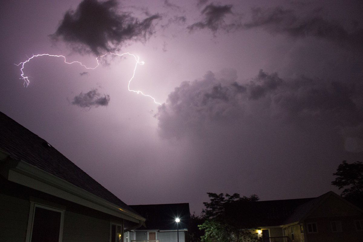 Yudan333's tweet photo. #photography can be pretty #shocking if you ask me. I mean it just #lightning up the room! XD #puns aside The forces of #nature and #elements of a #storm are truly something #beautiful to behold
#lightningstorm #lightningcloud #lightningstrike #thunder #thunderstorm 
Photos by me https://t.co/S9mPxOjLDQ