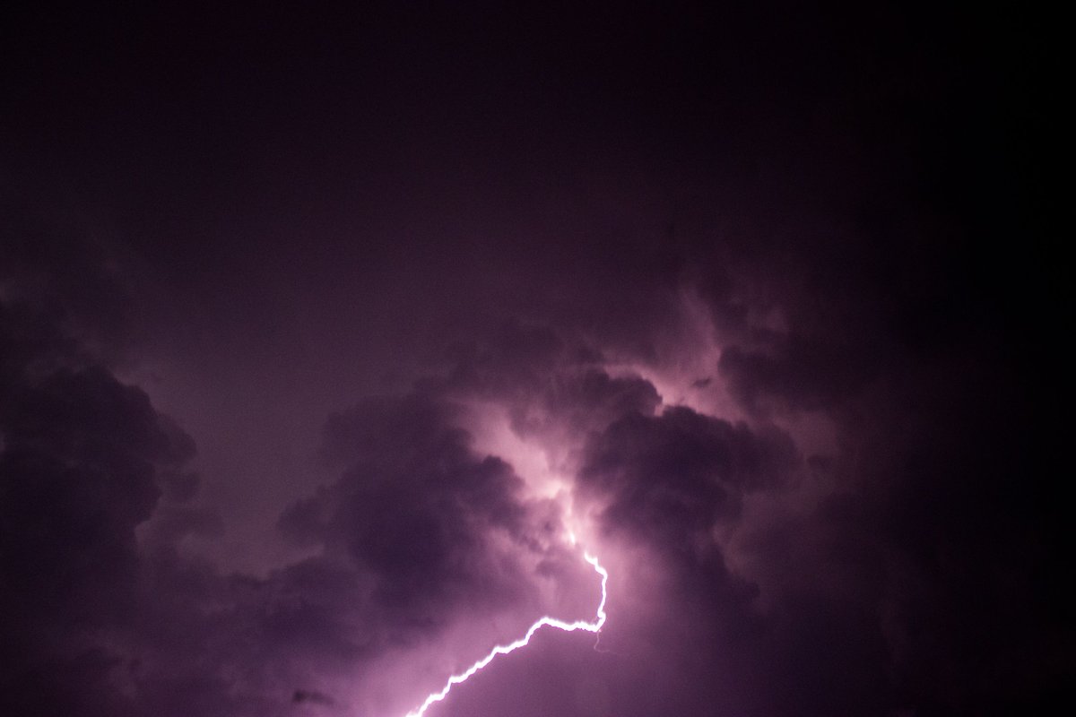 Yudan333's tweet photo. #photography can be pretty #shocking if you ask me. I mean it just #lightning up the room! XD #puns aside The forces of #nature and #elements of a #storm are truly something #beautiful to behold
#lightningstorm #lightningcloud #lightningstrike #thunder #thunderstorm 
Photos by me https://t.co/S9mPxOjLDQ
