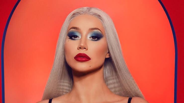BardiBrasil's tweet photo. PAREM DE POR RAPPERS UMA CONTRA AS OUTRAS!

O meio do rap já é EXTREMAMENTE machista, não vamos piorar isso! Apoiem as 3 rainhas atuais! https://t.co/6qeL5TX1w9