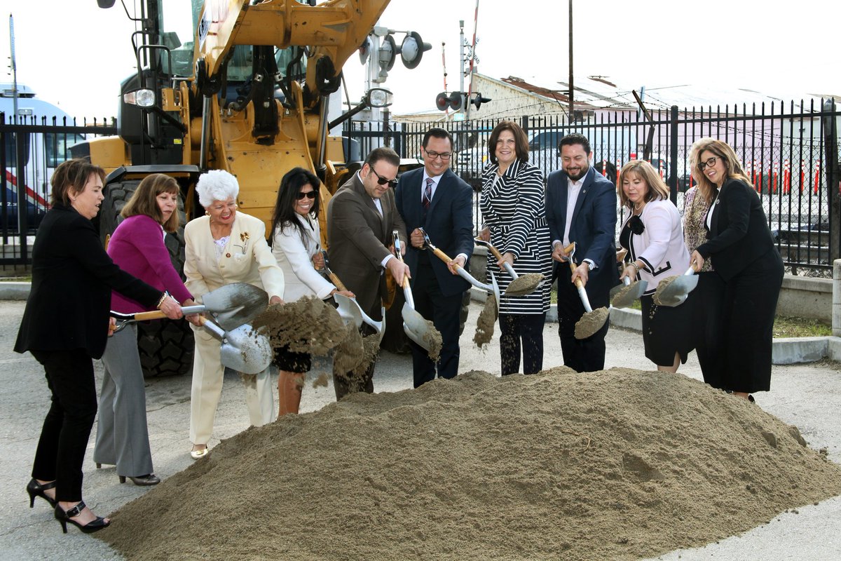 ACEsgv's tweet photo. Thank you to all the elected officials and community leaders who attended our @DurfeeGS project groundbreaking ceremony today. We appreciate your participation and continuing support of the ACE program! #groundbreaking #gradeseparation #underpass #construction #DurfeeAve https://t.co/URY1kI6Fah