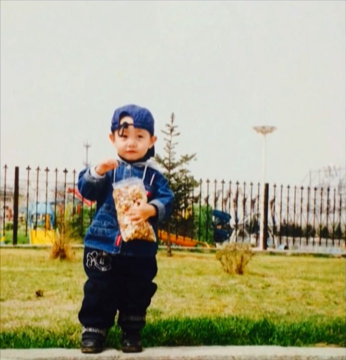 fullrenjun's tweet image. happy happy happy birthday to the loml! i love you with my whole heart and soul! i hope you know how much youve changed my life and how much you mean to me!! please stay safe and healthy!!! i love you, my smol and talented pure boy! ❤😭 #HAPPYRENJUNDAY #HappyPureBoyDay