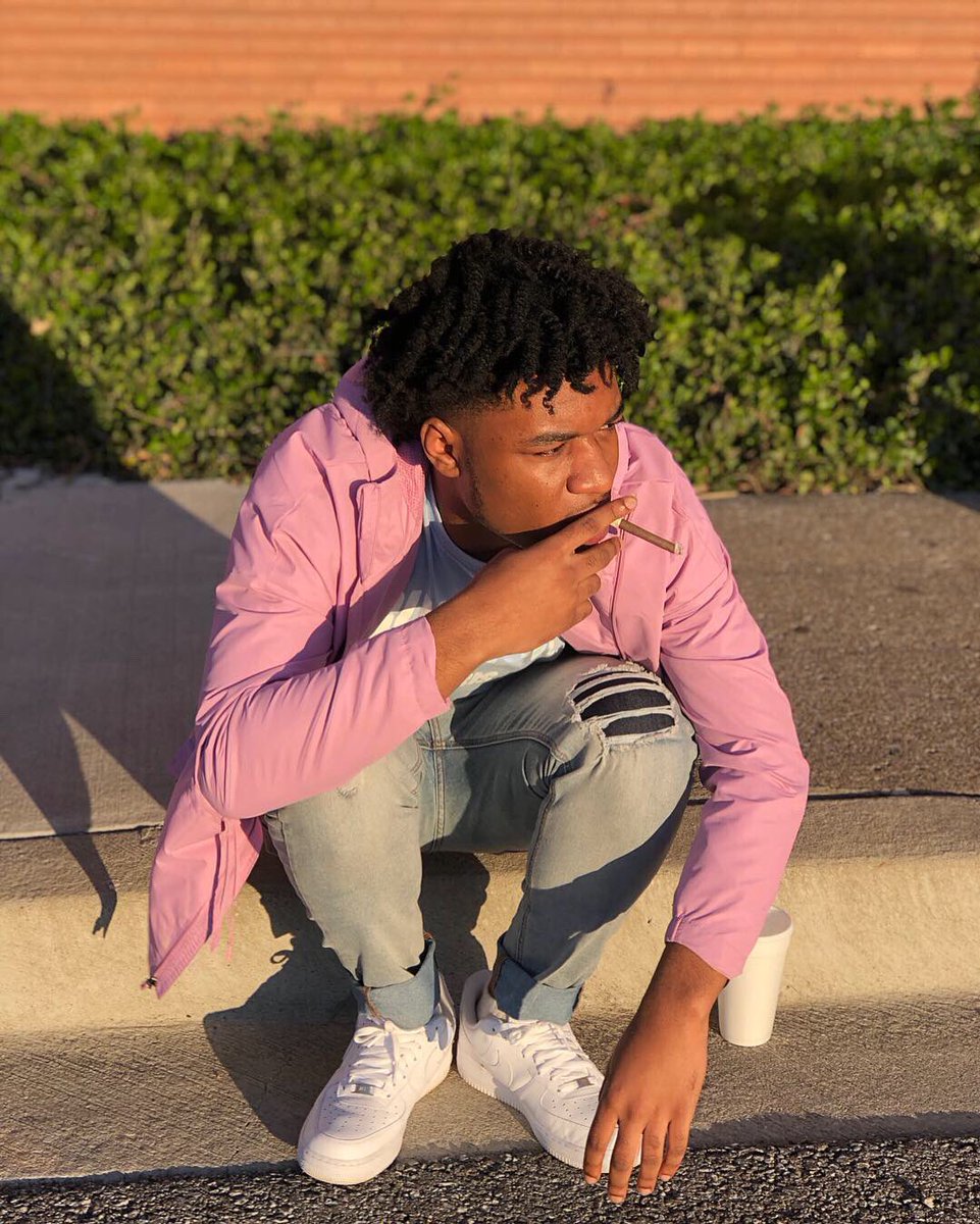 AintNoSorry's tweet photo. If he ain’t the gang then don’t let his ass in 🗣(4nemmmm) https://t.co/qEA1TPc0zc