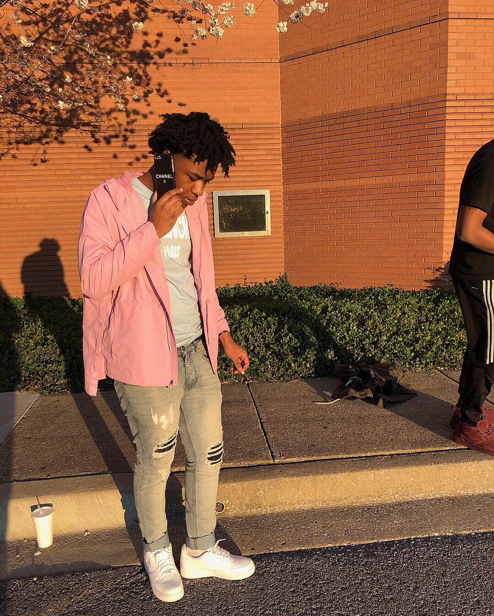 AintNoSorry's tweet photo. If he ain’t the gang then don’t let his ass in 🗣(4nemmmm) https://t.co/qEA1TPc0zc