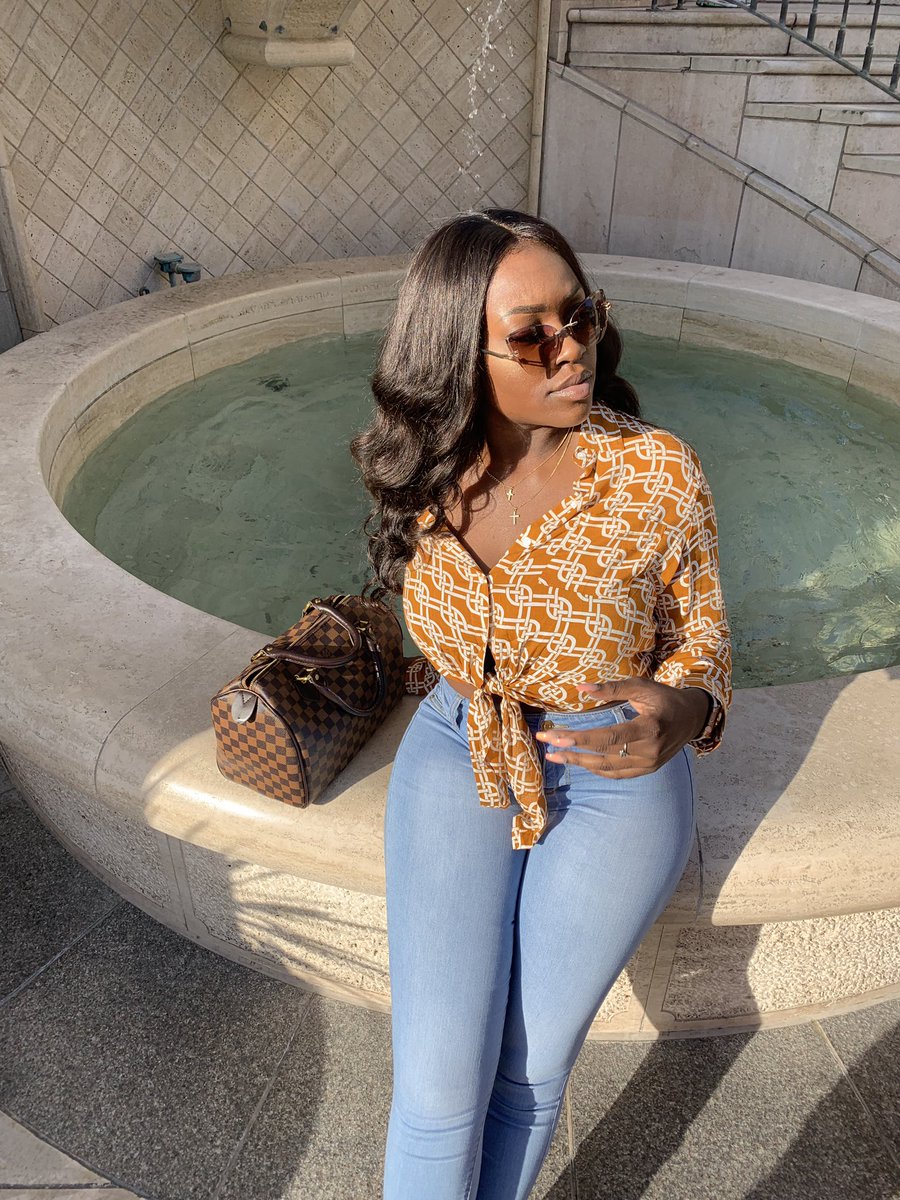 lilchelssss_'s tweet photo. Girls just wanna have sun ✨ https://t.co/pjLNMQjDhh