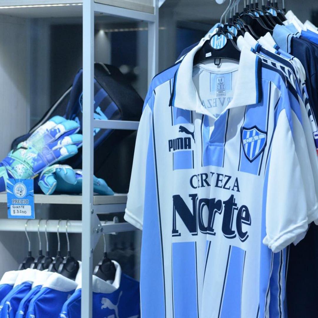 dkmaniaoficial's tweet photo. Hola @ATOficial somos nuevos por acá, ¿Nos podrían ayudar a llegar a más Decanos? 🤯💙 https://t.co/nmNAa8ff9n