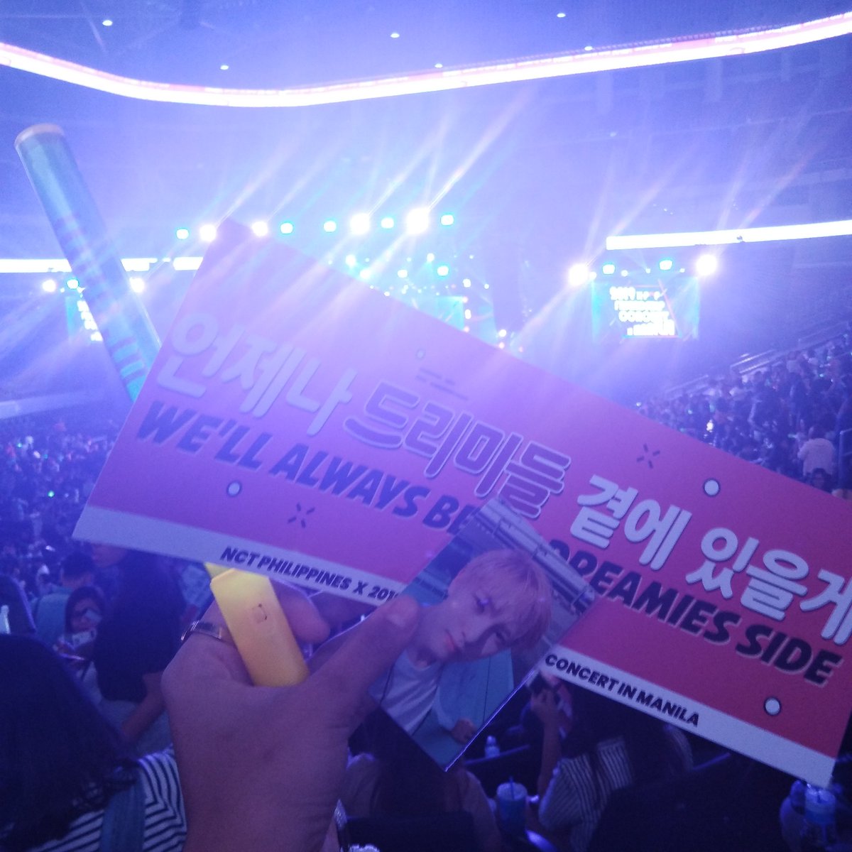 fullrenjun's tweet image. happy happy happy birthday to the loml! i love you with my whole heart and soul! i hope you know how much youve changed my life and how much you mean to me!! please stay safe and healthy!!! i love you, my smol and talented pure boy! ❤😭 #HAPPYRENJUNDAY #HappyPureBoyDay