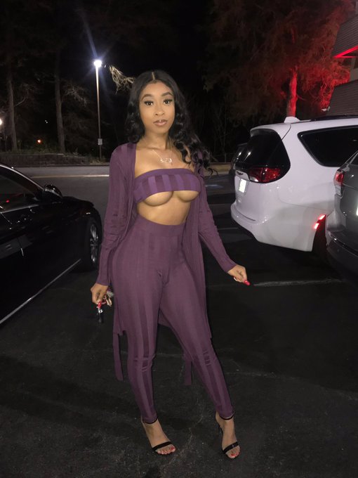 Watch lovechade🇻🇮's leaked NSFW photo on TwXstars