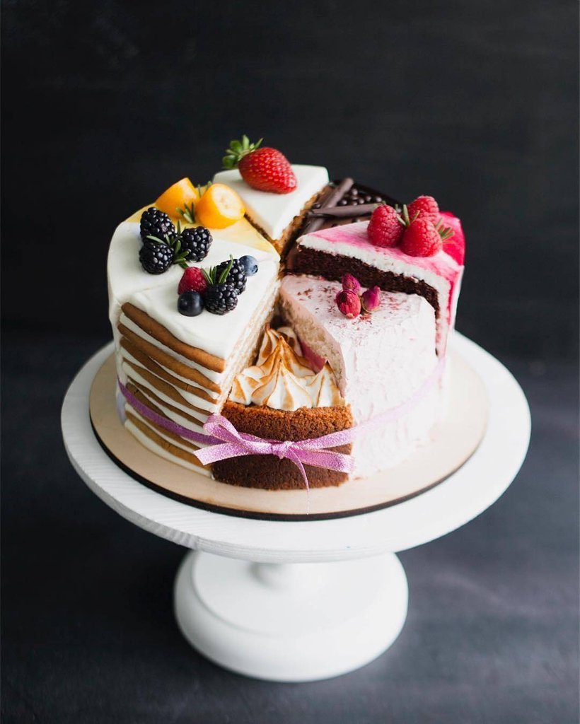 bakingist's tweet photo. I love these cakes!😍
Which slice do you want? 🙈❤

#cake #dessert #cakeart #cakeoftheday #baking #foodphotography #customcake #sweet #breakfasttime #foodstyling #yummy #delicious #foodporn #homemade #chocolate #cook https://t.co/jO683TLvTg