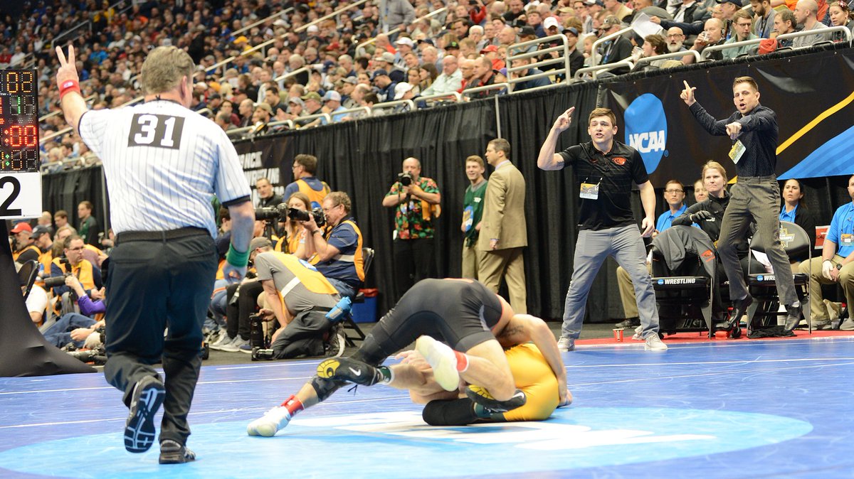 BeaverWrestling's tweet photo. The moment Ronnie Bresser became a two-time All-American 🔶⬛️

#GoBeavs #BeaverNation #NCAAWrestling https://t.co/p3A9aflsCz