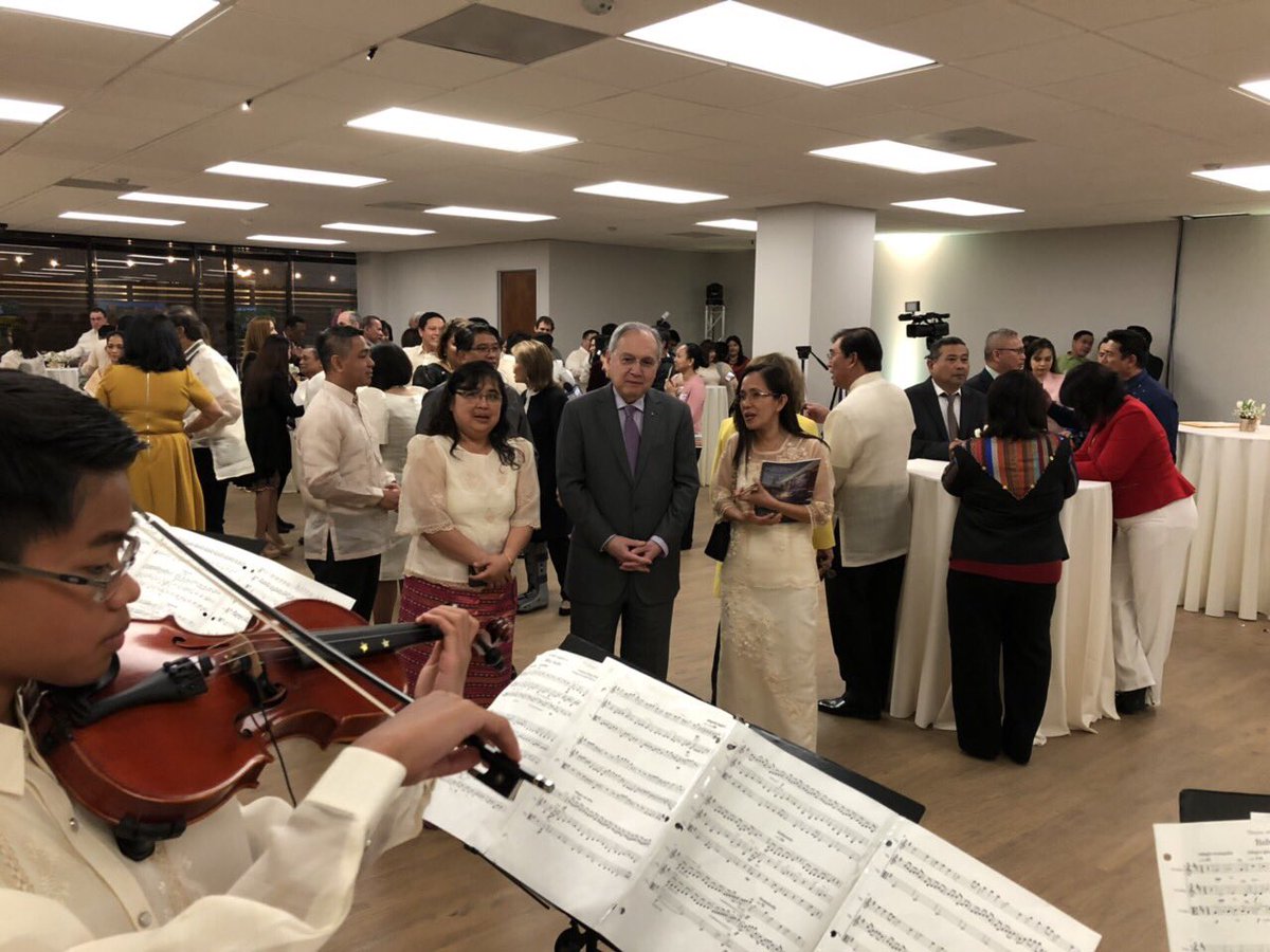 philippinesusa's tweet photo. On 22 March 2019, the Philippine Consulate General in Houston formally re-opens after 25 years, signifying strong people-to-people ties &amp; reaffirming PH Govt’s commitment to serve Filipinos wherever they may be #HoustonPCG  #PartnerForChange #people2people #publicservice https://t.co/Mj82HTgNfo
