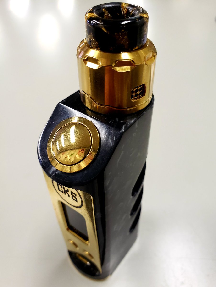 LION_NOT_DEAD's tweet photo. このセットが良すぎて、楽でいい。
個人的なモノって、自分本位で良いと思う。
#Vape #CKS #ASMODUSC4 https://t.co/QslHKBlZ3o