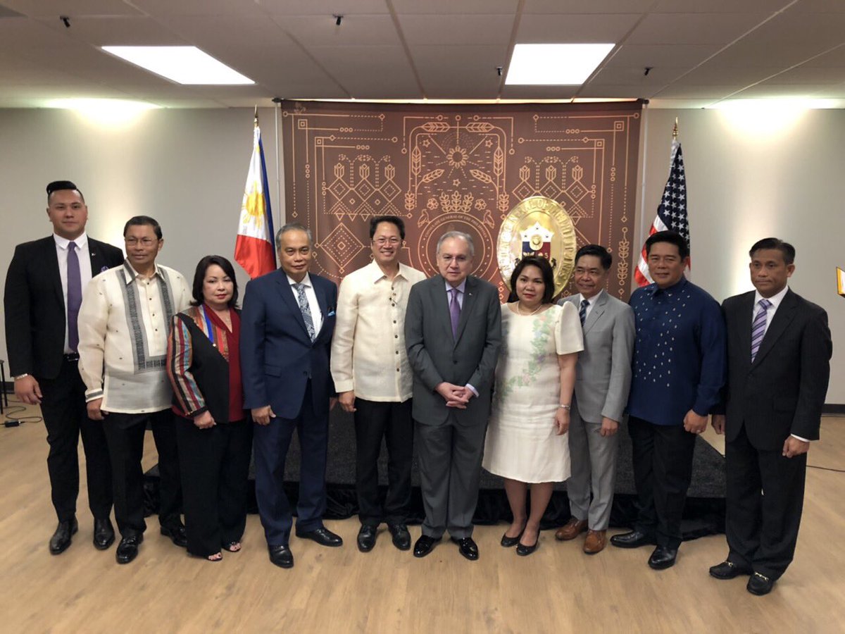 philippinesusa's tweet image. Amb Romualdez led d inauguration of the PH Consulate General in Houston today. Together with the PH Consuls General in the US, he congratulated &amp;amp; expressed support for the #HoustonPCG team, headed by Consul General Jerril Santos #PartnerForChange #publicservice #OneCountryTeam