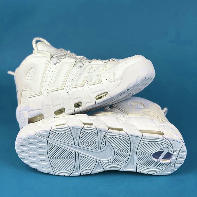 restockstore's tweet image. Brand new! Size 10.5 $150. We ship worldwide DM to purchase. ift.tt/2um07eU