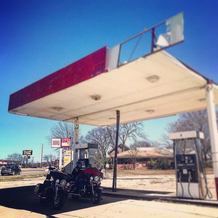 LugnutsGuapo's tweet photo. 🍫BREAK🥤
#GSWT #GETSOMEWINDTHERAPY
#harleydavidson #ride #madetoride #iPhone #BAGGER #TEXASBAGGER #electraglide #standard #electraglidestandard #nofilterneeded #nofilter #electraglide #bagger #blonde #twincam #streetglide #ridemotorcycleshavefun #motorcycle #motorcycles https://t.co/Ed7ZWxPJ21