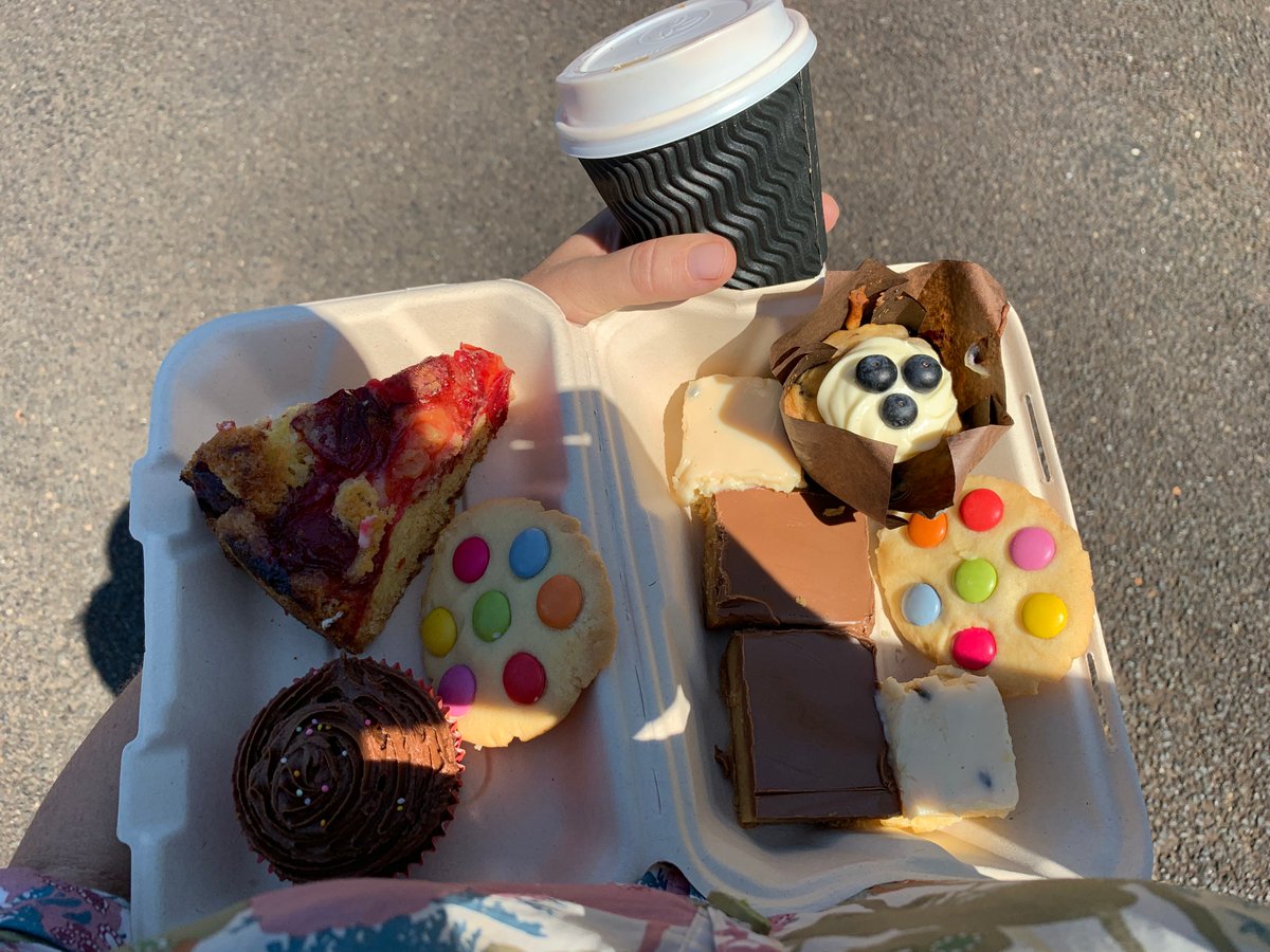 kimhonan's tweet photo. Check out that #democracysausage ππ, and me trying to carry my load home! π°βοΈ#nswvotes #snagvotes #lismore #northernrivers https://t.co/dQED3mRmQX