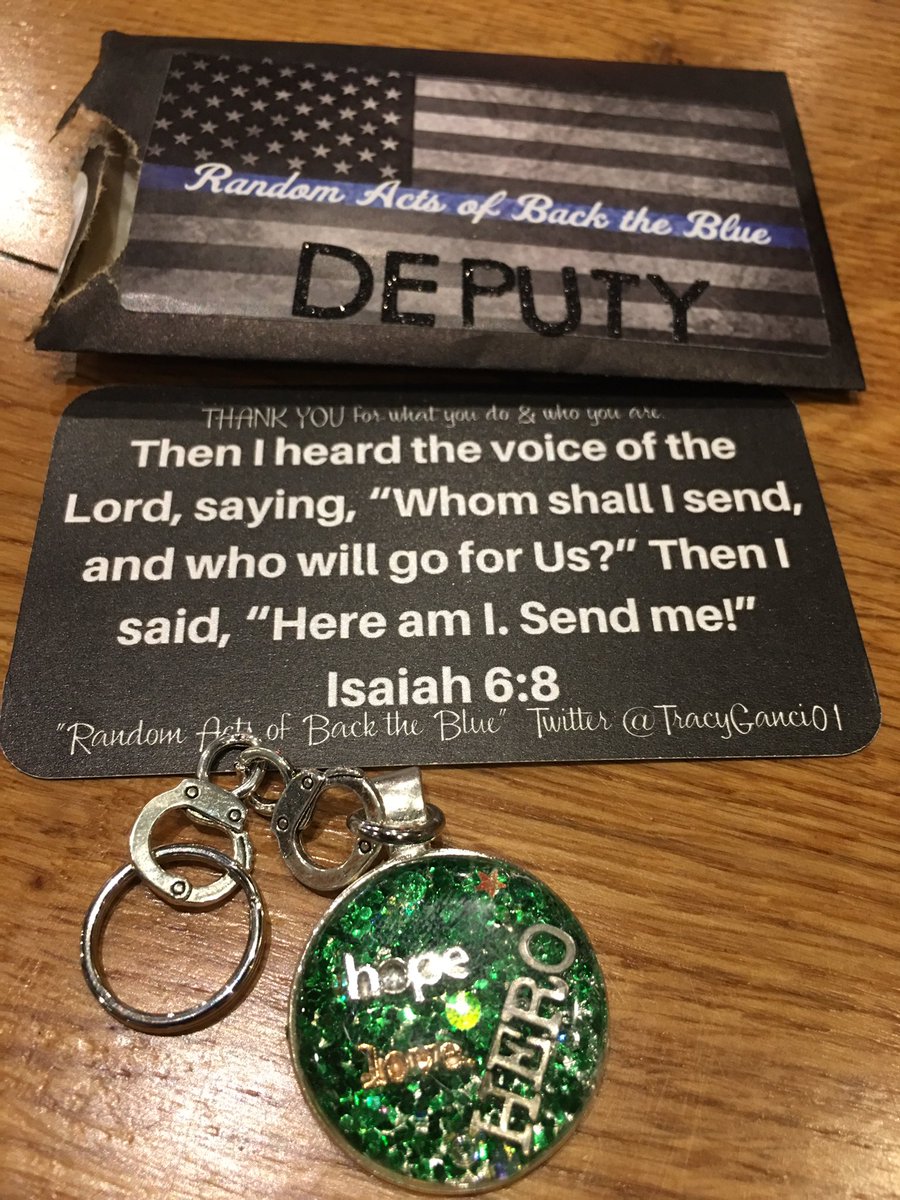 OrangeCoSheriff's tweet photo. We ran into @TracyGanci01 and she gave our Deputies these keychains as part of her #RandomActsofBacktheBlue initiative. Thank you, Tracy and your lovely daughter! https://t.co/ARe72DEwK1