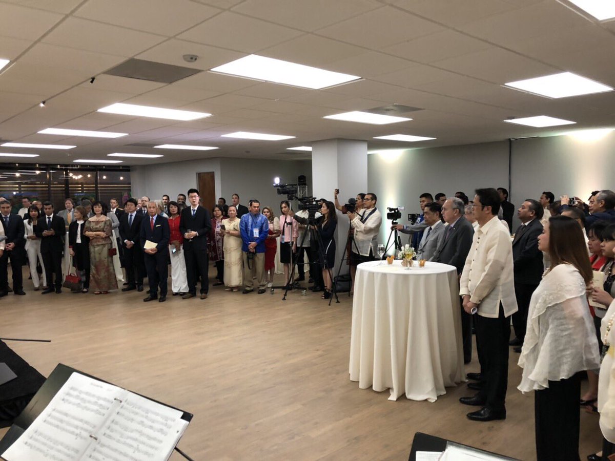 philippinesusa's tweet photo. Today’s inauguration of #HoustonPCG was attended by #FilCom leaders, officials of d US Govt &amp; city of Houston, PH Consuls General, &amp; Houston Consular Corps. H.E. Juan Sosa, Dean of Consular Corps &amp; OFM Associate Regional Dir. Robert Hopkins delivered remarks #people2people https://t.co/3qdv6LmfJ0