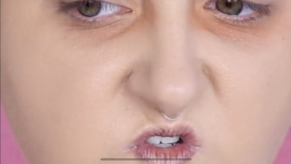 GlamourGlo_XO's tweet photo. Sephora cashier: your total will be $398.56
Me: https://t.co/Pk7Hkcxah8