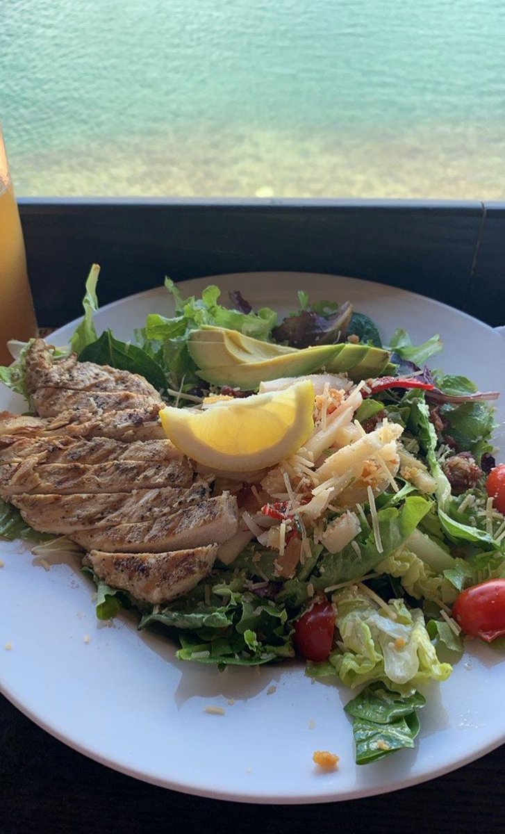 Janelle's day exploring Honolulu: ʻIolani Palace ➡️ Pearl Harbor ➡️ Restaurant 604. #HowWeHui

She and her husband "canʻt wait to come back to and use Hui again!"
#DriveHui 
#carshare #carrental #hawaii #infinitegarage