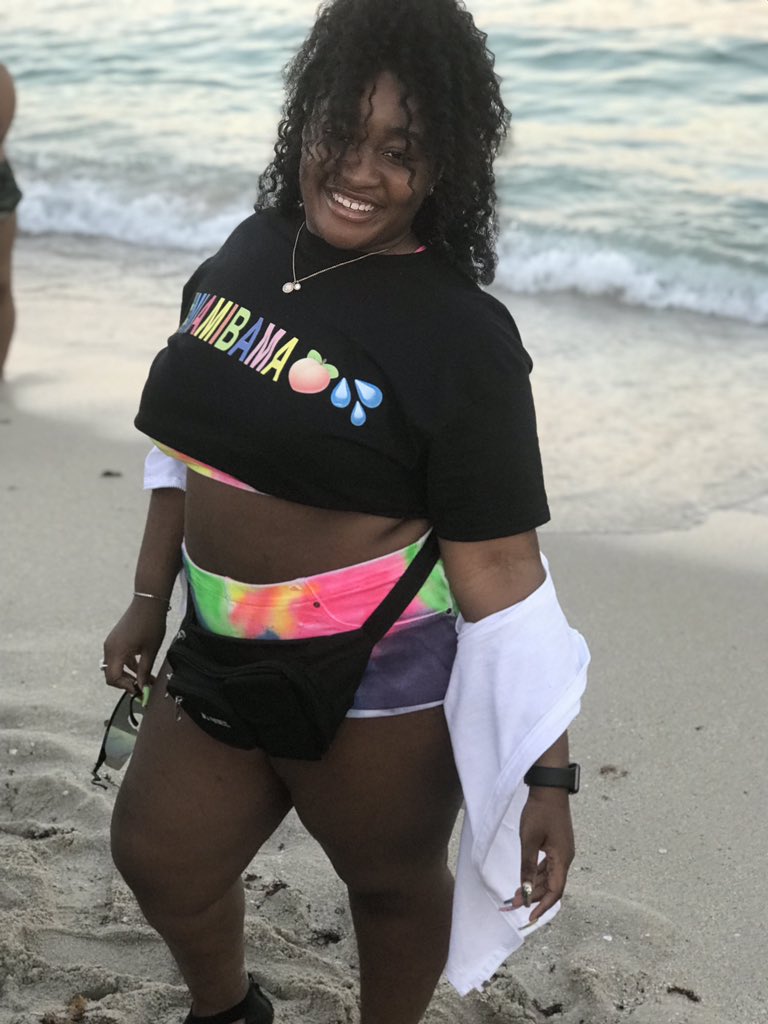 Veezy_Boo's tweet photo. Miami Vibes #MiamiSpringBreak2019 #myasu #MiamiBama ๐๐๐คช https://t.co/9DSGGesDyL