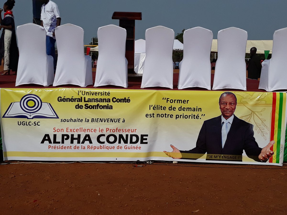 UGLCS's tweet photo. L'@UGLCS Décerne le titre de Docteur Honoris Causa à Son excellence Monsieur le Président de la République le professeur Alpha Condé. https://t.co/9kc1PGhUTo