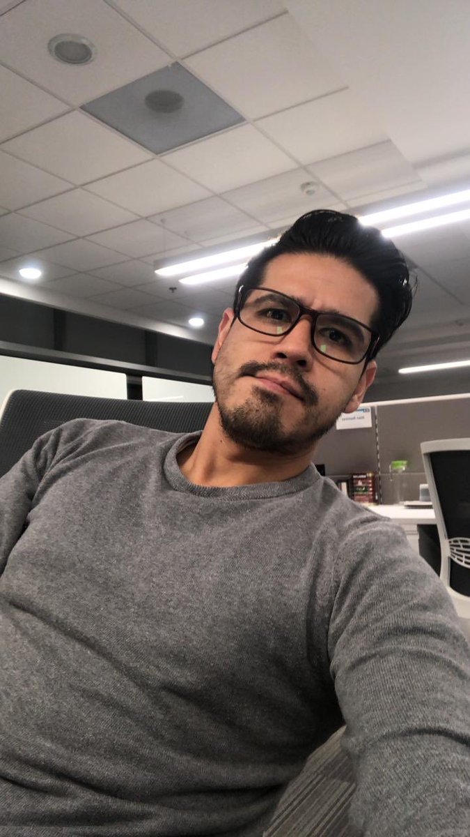 cerrito007's tweet photo. A que no saben quien sigue trabajando ??? Exacto #FelizViernes a tod@s .... ya están libres ? https://t.co/9m3hg2d0Ww