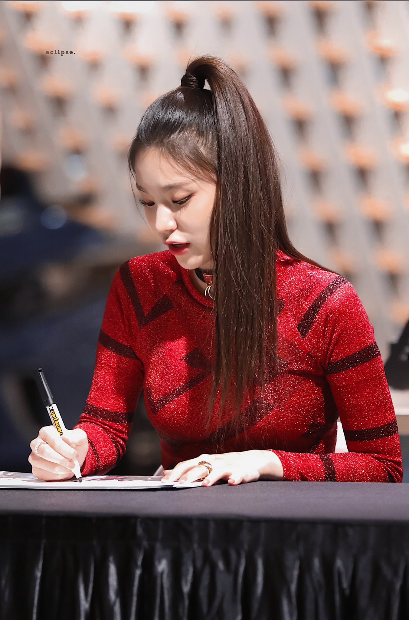 D2ToS4XX4AIzpfR.jpg:orig