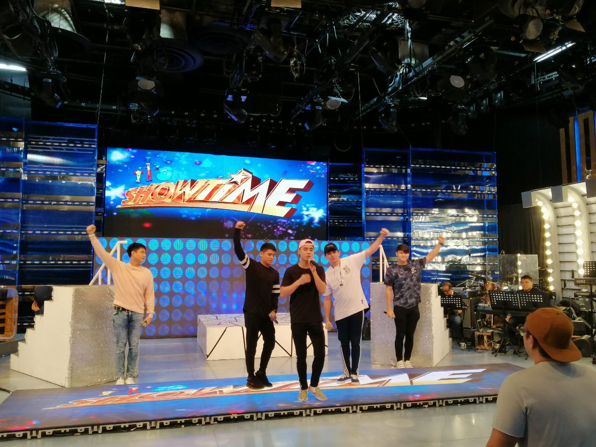 BoybandPH's tweet photo. Sama tayo sa trip ng squad! 11:45AM today!

#ShowtimeTripMo BoybandPH https://t.co/GzaBDj2sKD