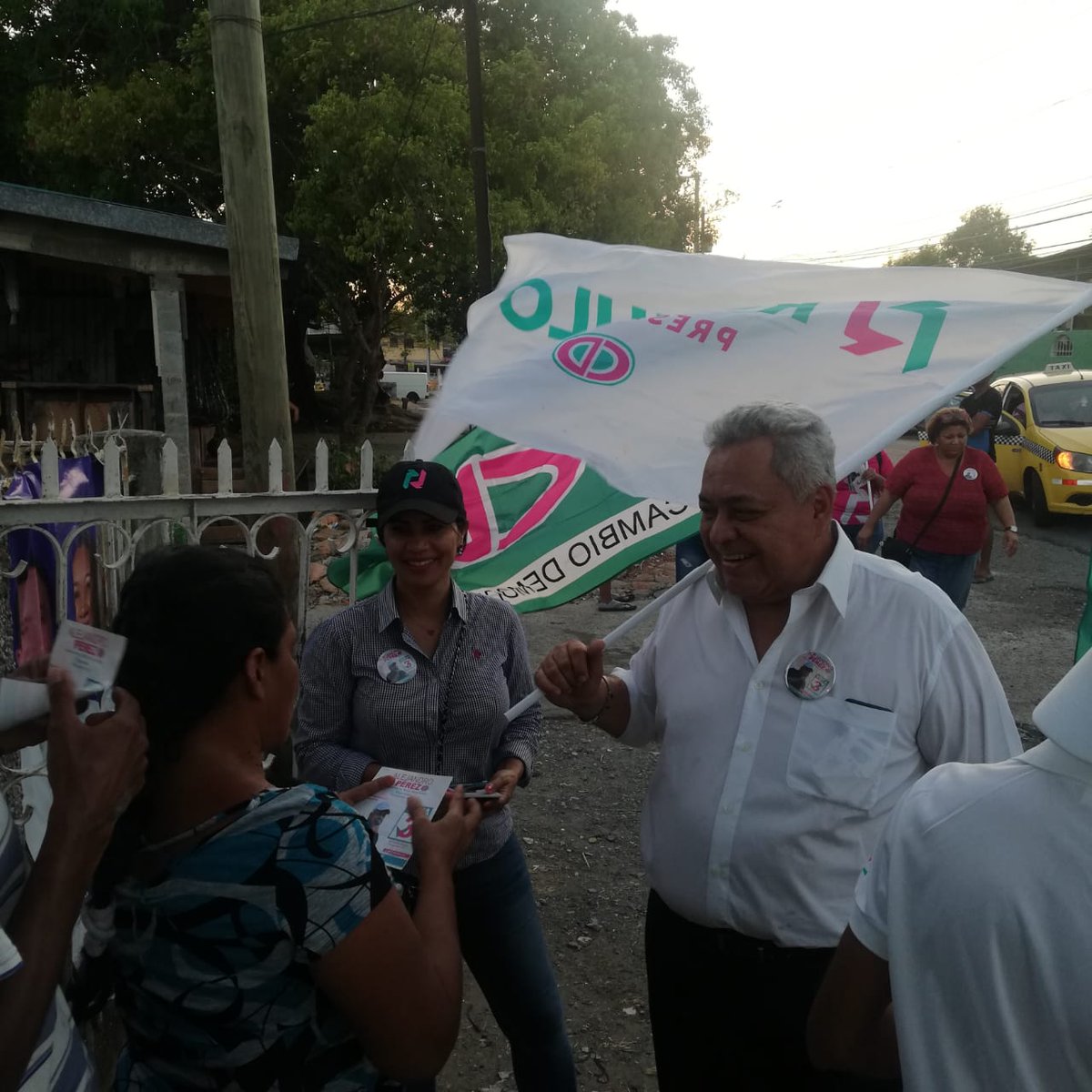 #Recorrido: Hoy estuvimos en Parque Lefevre, Panamá Viejo. Gracias a todos los que nos recibieron en sus casas. #Vota3 #VotaPorAlejandro #Ocho8