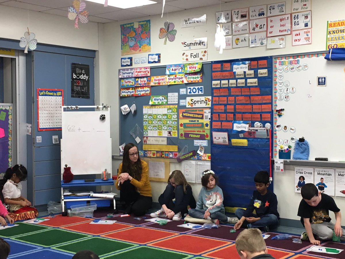BichselJillian's tweet photo. NASD teachers embrace deeper learning concepts in math and ELA with the @IFL_Pitt #NASDLearns https://t.co/2z0q9BWePj
