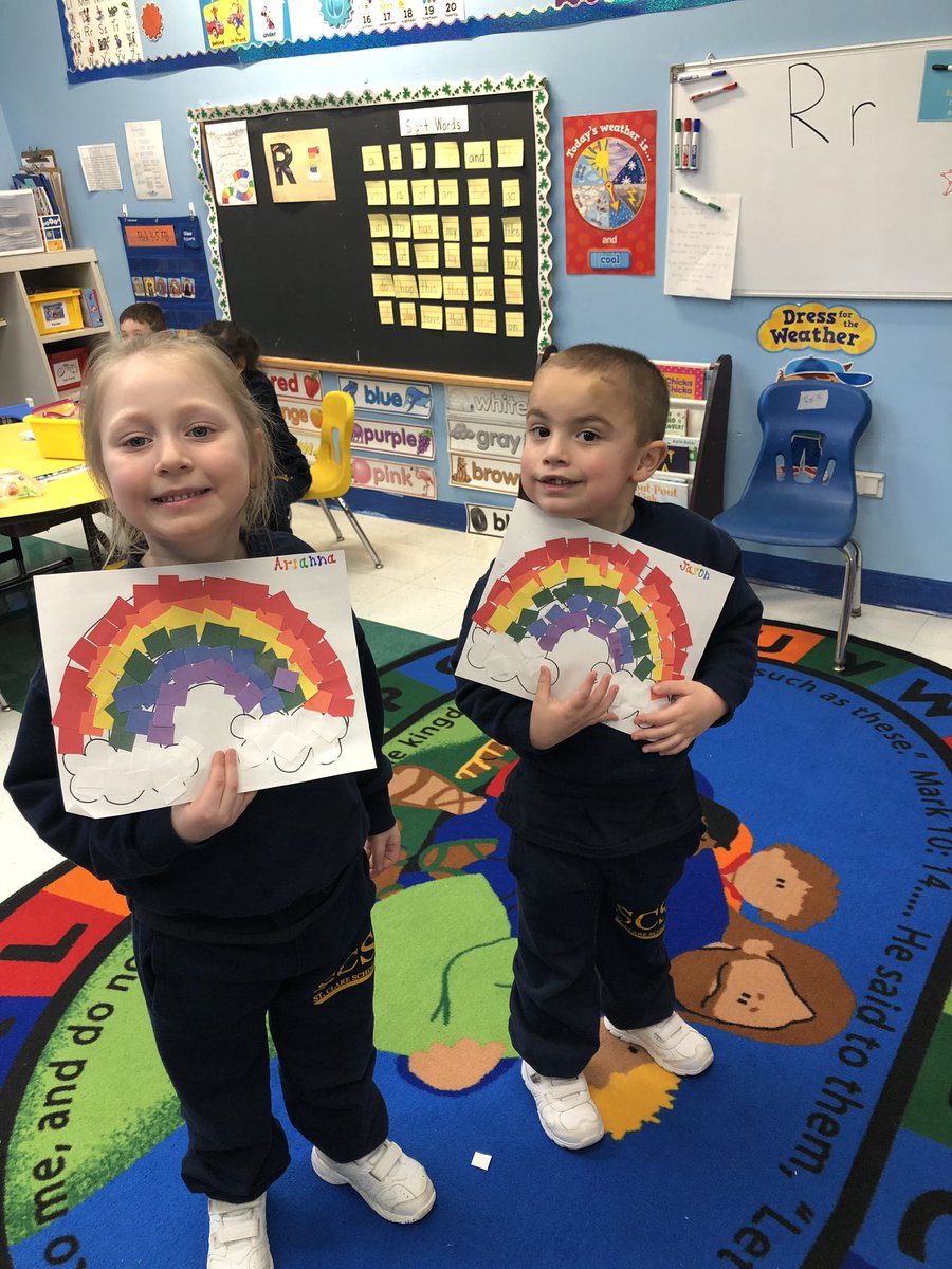 SCS_Prek's tweet photo. Water + Sun = Rainbows 🌈 Prek 4 had so much fun learning about the colors in a rainbow, as well as how and when it shines! #scienceisfun https://t.co/kYvH1EOZBC