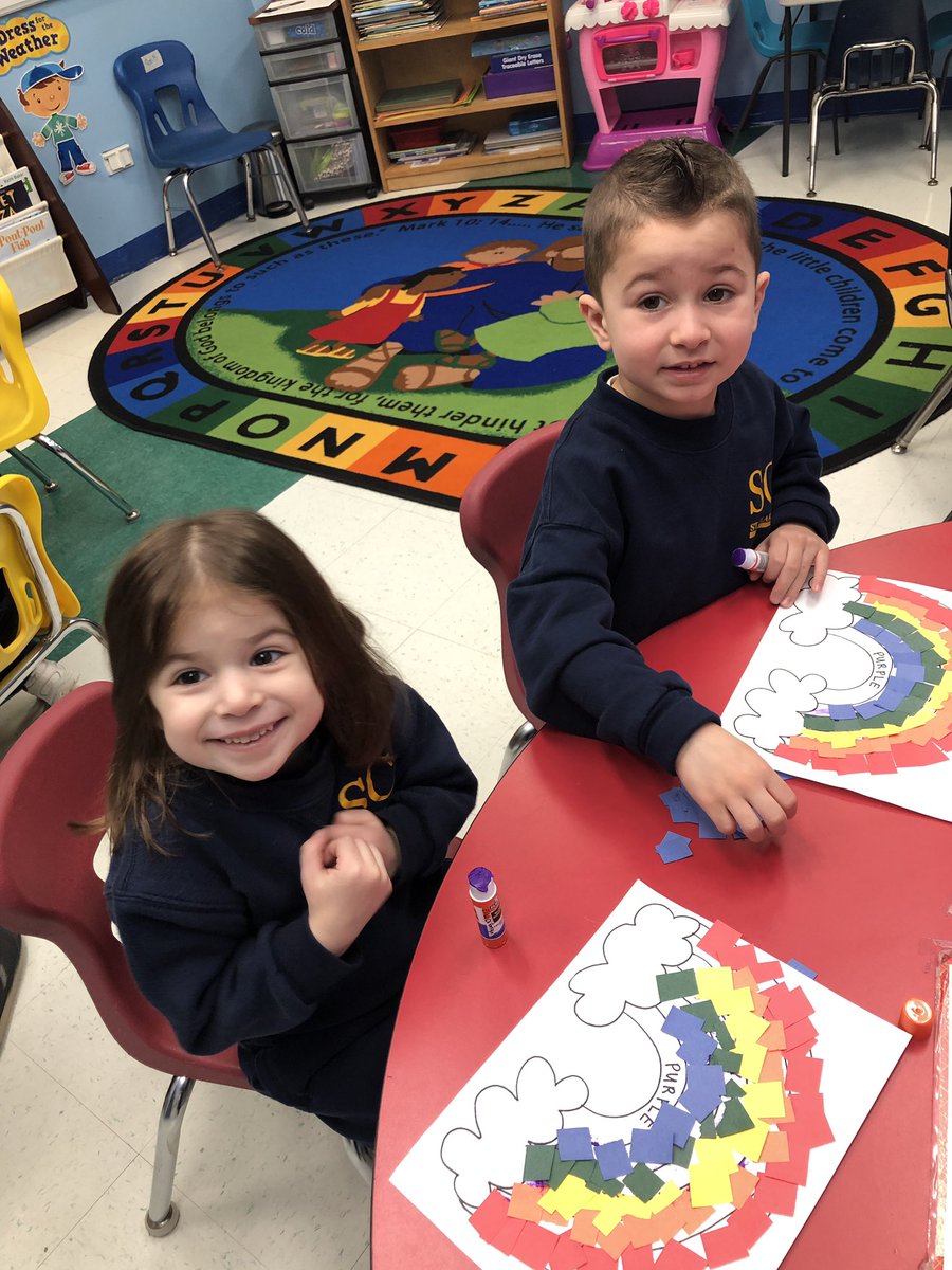 SCS_Prek's tweet photo. Water + Sun = Rainbows 🌈 Prek 4 had so much fun learning about the colors in a rainbow, as well as how and when it shines! #scienceisfun https://t.co/kYvH1EOZBC