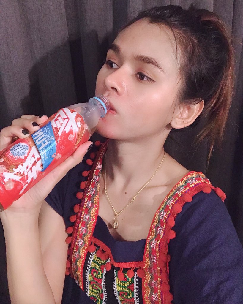 unabegirl's tweet photo. เย็นเย็นออกใหม่เป็น #เย็นเย็นฟัน คือ มีวุ้นมะพร้าวเฉาก๊วยเคี้ยวเพลินๆ กรุบๆ ด้วยอ่าา  ~  ชอบอะ ซื้อติดตู้เย็นไว้เลย ไปลองเลย !! เดี๋ยวนี้ 555+ แบ่งปังความอร่อยเห๊อะ  
#รีวิวเซเว่น  #เย็นเย็นฟันเห๊อะ https://t.co/OAMQj1PRA3