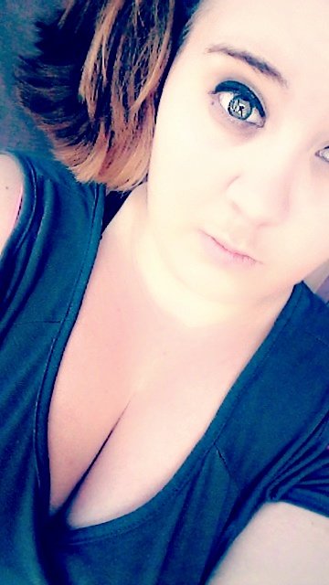 QueenLa61823404's tweet photo. Cleavage for days. Want to see more? Send $ and then dm me! 

Cash App $HeatherW94
PayPal is heather_wyatt@aol.com

#cleavage #findom #cashmistress #humiliation #blackmail #goddess https://t.co/2z8MxVVYNX