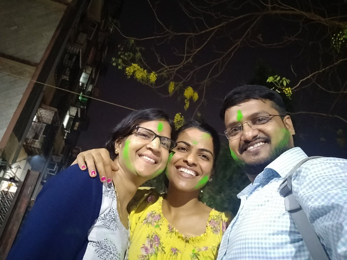sonali31104's tweet photo. @tulipgroup Holi signifies welcoming spring with lots of Colors in the air and warmth and joy in our hearts 💚
Along with relishing on gujiyas & thandai with your friends , family and staff with eco Colors 💚
#holisplash
@nankudi
@sandeep_447 https://t.co/wSs3pKSiUp