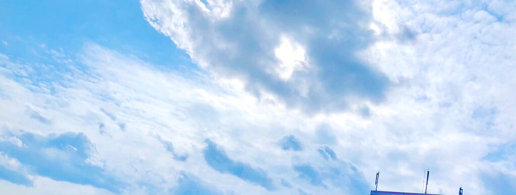 isana157's tweet photo. 2枚目サブ垢にもあげたやつですが。
#いまそら
カラン コロン(氷の音)今日は夏のように暖かいです🍧朝はかなり冷えてたのにー https://t.co/bSBF9LPz5D