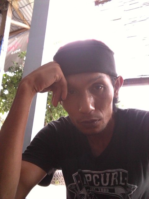 apakah negrimu tidak ditindas
atau di bodohi
apakah kemaksiatan sudah menjadi jadi
apakah mereka dalim pada kaum yg lemah...apakah kau takut dan pengecut
pada kehendak alloh swt...